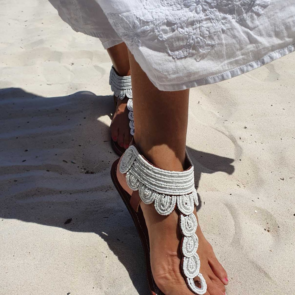 Sandale sa perlicama